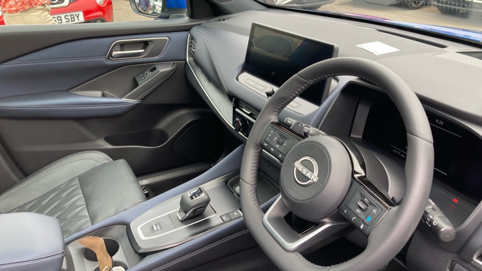 Nissan Qashqai 1.3 DiG-T MH 158 Tekna+ 5dr Xtronic Petrol Hatchback - Image 11