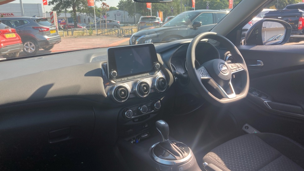 Nissan Juke 1.0 DiG-T 114 Acenta 5dr DCT Petrol Hatchback - Image 9