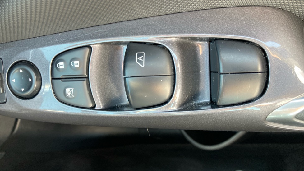 Nissan Juke 1.0 DiG-T 114 Acenta 5dr DCT Petrol Hatchback - Image 24