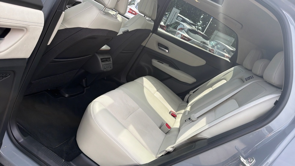 Nissan ARIYA 178kW Evolve 87kWh 22kWCh 5dr Auto Electric Hatchback - Image 16
