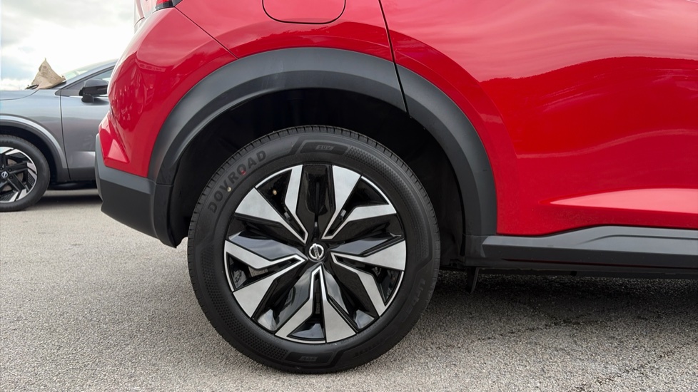 Nissan Juke 1.0 DiG-T 114 Acenta 5dr Petrol Hatchback - Image 7