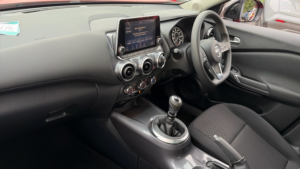 Nissan Juke 1.0 DiG-T 114 Acenta 5dr Petrol Hatchback - Image 9