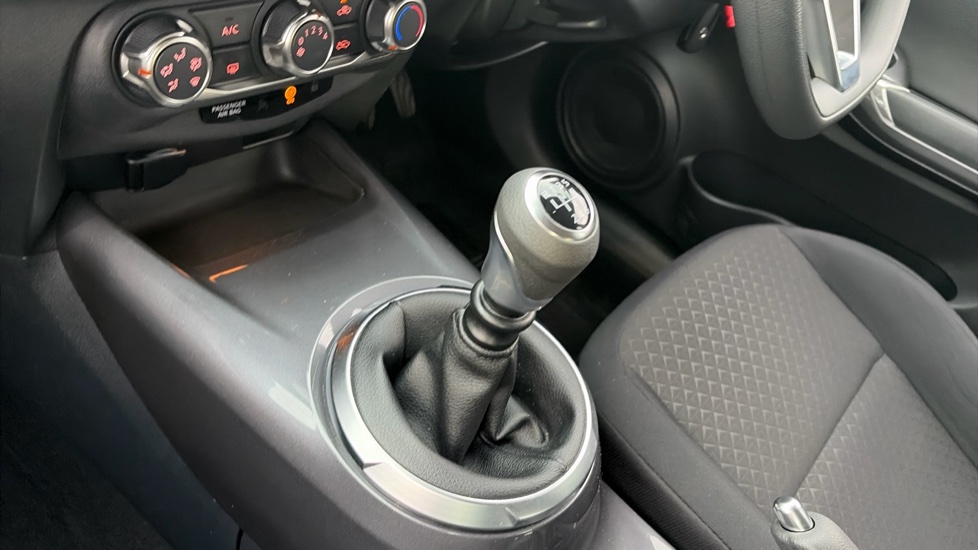 Nissan Juke 1.0 DiG-T 114 Acenta 5dr Petrol Hatchback - Image 13