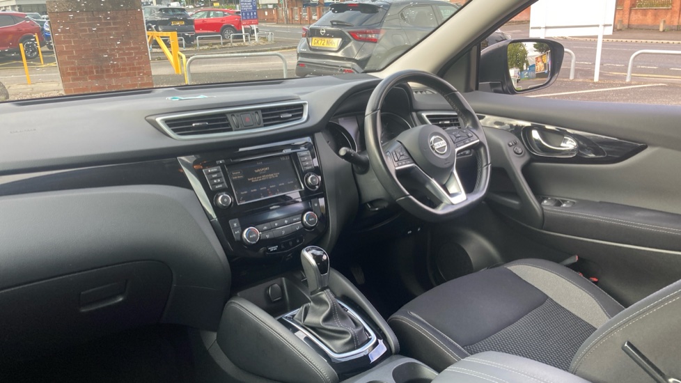 Nissan Qashqai 1.3 DiG-T 160 [157] Acenta Premium 5dr DCT Petrol Hatchback - Image 9