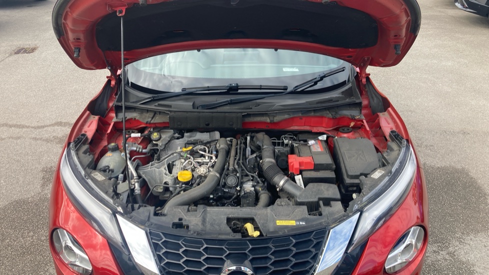 Nissan Juke 1.0 DiG-T 114 Tekna 5dr Petrol Hatchback - Image 8