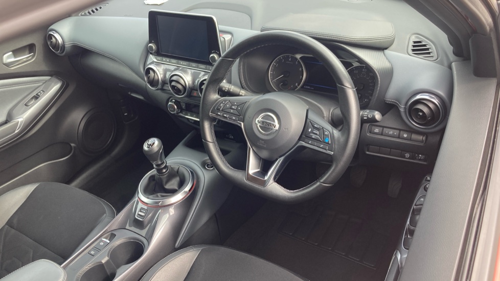 Nissan Juke 1.0 DiG-T 114 Tekna 5dr Petrol Hatchback - Image 11