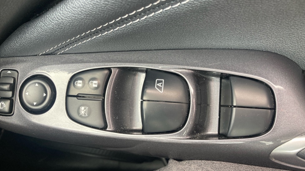 Nissan Juke 1.0 DiG-T 114 Tekna 5dr Petrol Hatchback - Image 21