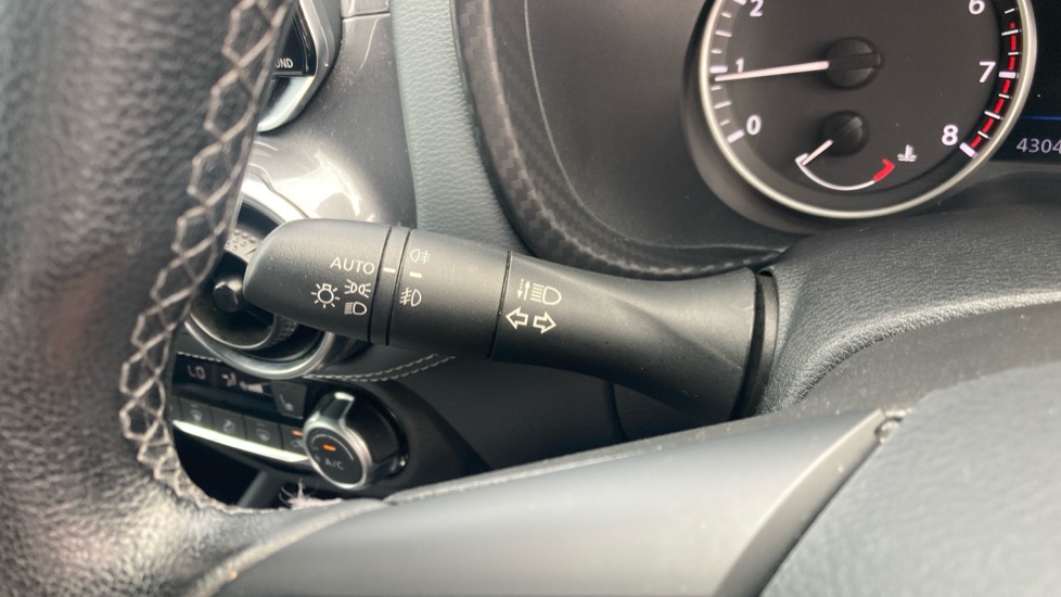 Nissan Juke 1.0 DiG-T 114 Tekna 5dr Petrol Hatchback - Image 26