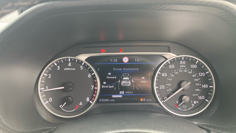 Nissan Juke 1.0 DiG-T 114 Tekna 5dr Petrol Hatchback - Image 32