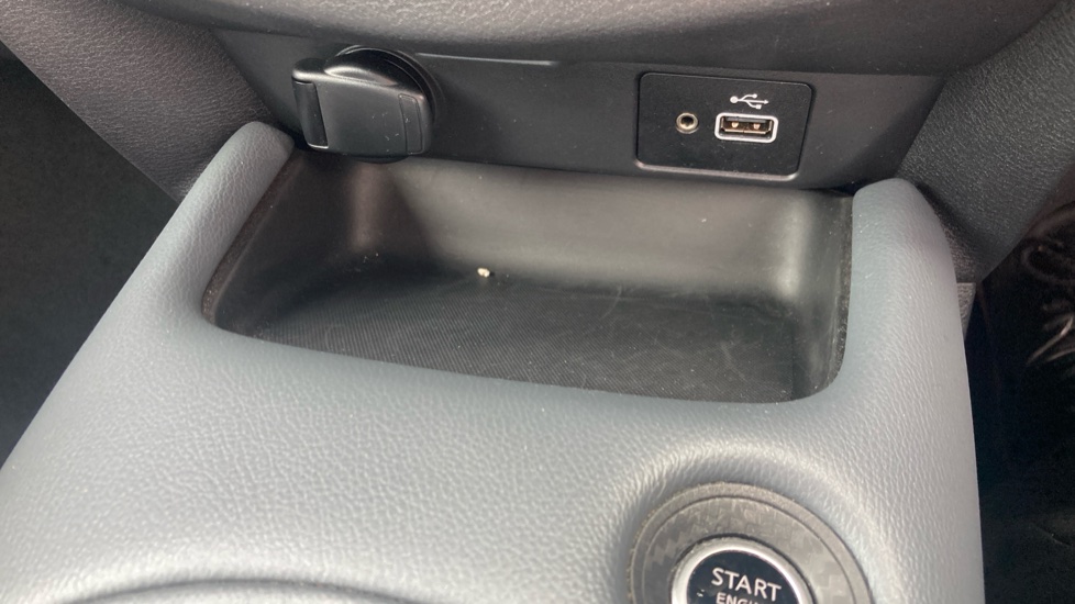 Nissan Juke 1.0 DiG-T 114 Tekna 5dr Petrol Hatchback - Image 41