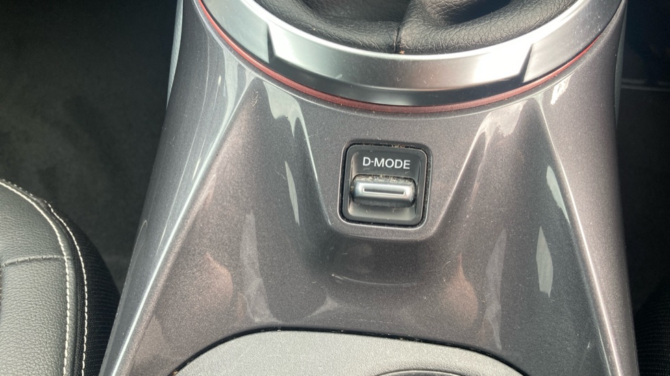 Nissan Juke 1.0 DiG-T 114 Tekna 5dr Petrol Hatchback - Image 44