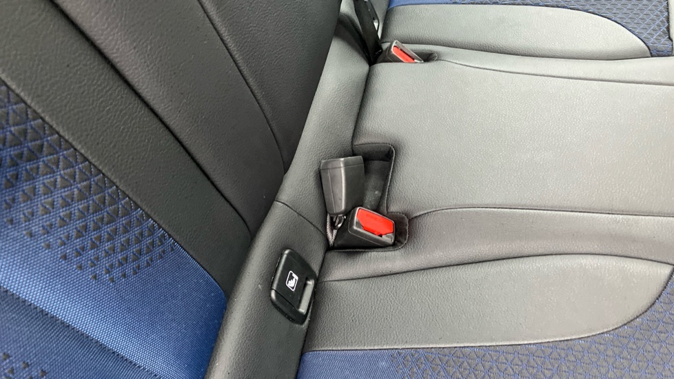 BMW 1 Series 118i [136] M Sport 5dr [Live Cockpit Professional] Petrol Hatchback - Image 17