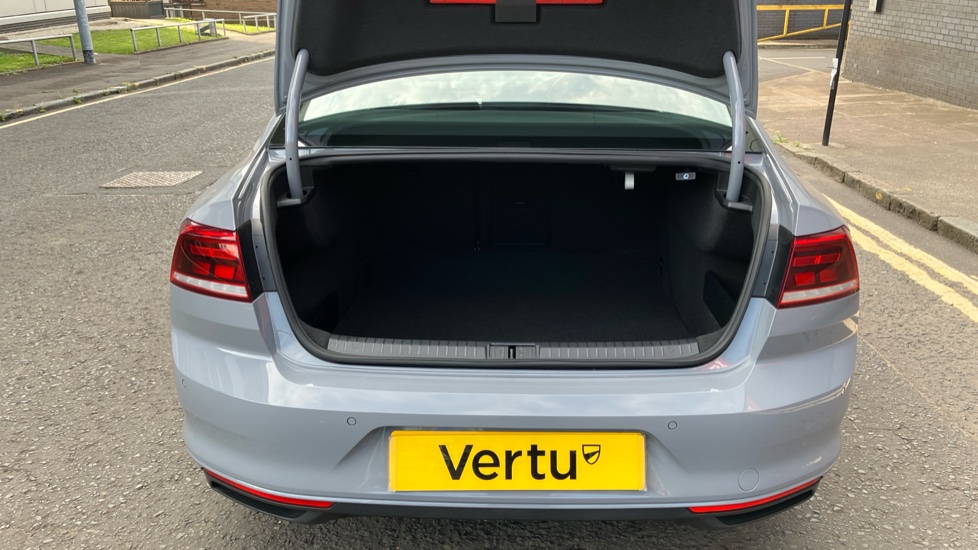 Volkswagen Passat 1.5 TSI EVO SE Nav 4dr DSG Petrol Saloon - Image 4