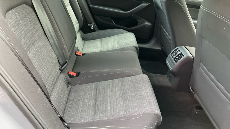 Volkswagen Passat 1.5 TSI EVO SE Nav 4dr DSG Petrol Saloon - Image 16