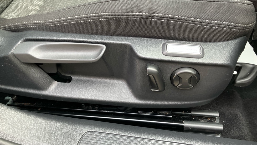 Volkswagen Passat 1.5 TSI EVO SE Nav 4dr DSG Petrol Saloon - Image 27