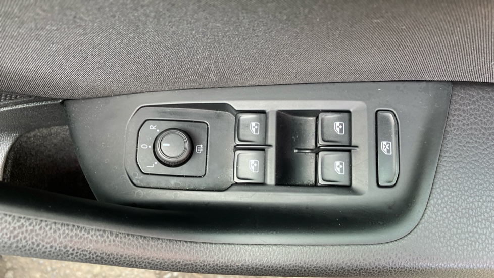 Volkswagen Passat 1.5 TSI EVO SE Nav 4dr DSG Petrol Saloon - Image 29