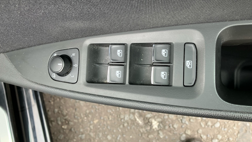 SEAT Leon 2.0 TDI 150 FR [EZ] 5dr Diesel Hatchback - Image 29