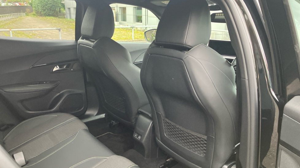 Peugeot 2008 1.2 PureTech 130 GT 5dr EAT8 Petrol Estate - Image 31