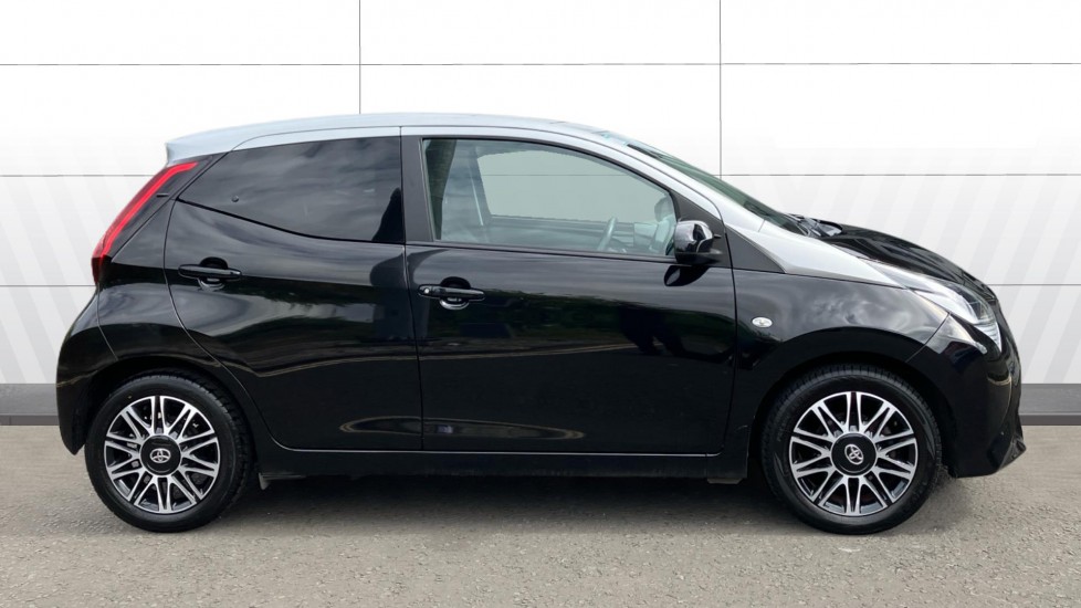 Toyota Aygo 1.0 VVT-i X-Clusiv 5dr Petrol Hatchback - Image 5