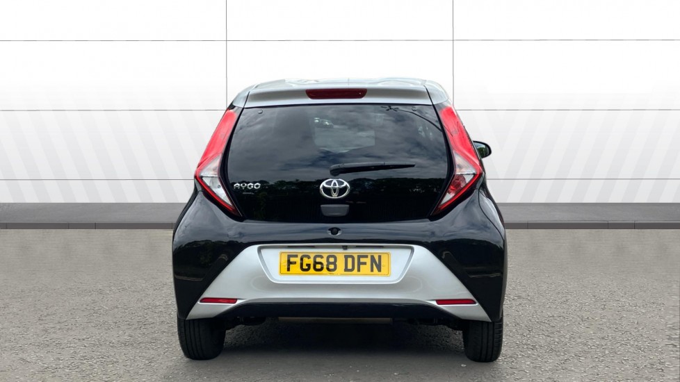 Toyota Aygo 1.0 VVT-i X-Clusiv 5dr Petrol Hatchback - Image 6