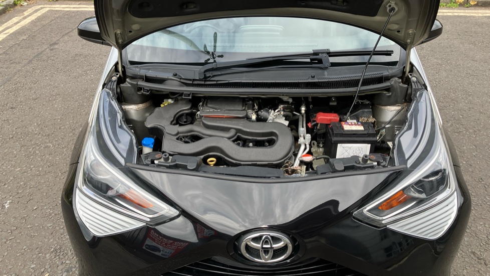 Toyota Aygo 1.0 VVT-i X-Clusiv 5dr Petrol Hatchback - Image 8