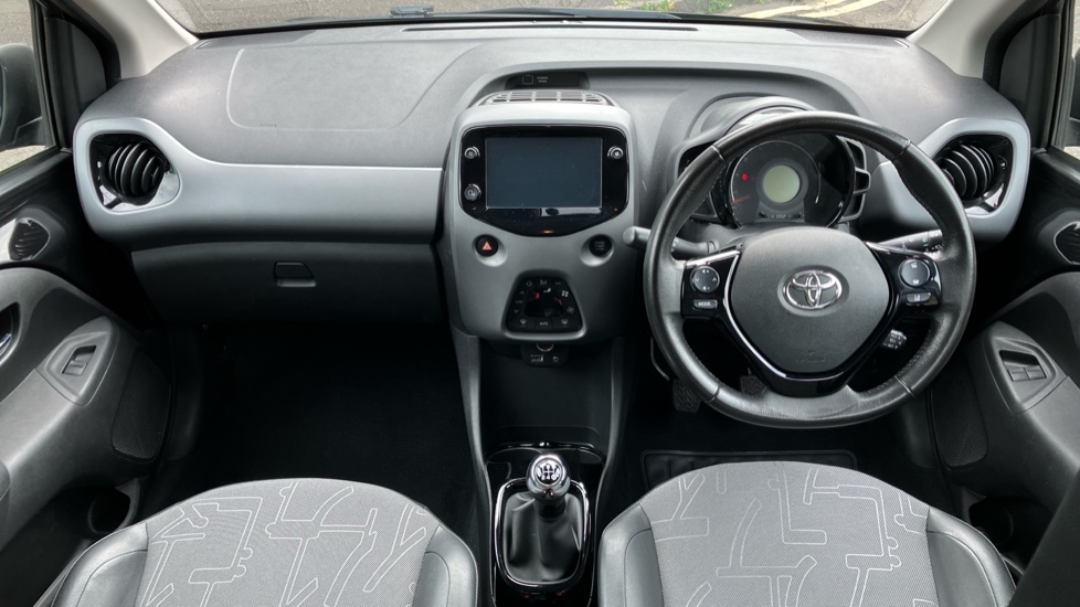 Toyota Aygo 1.0 VVT-i X-Clusiv 5dr Petrol Hatchback - Image 10
