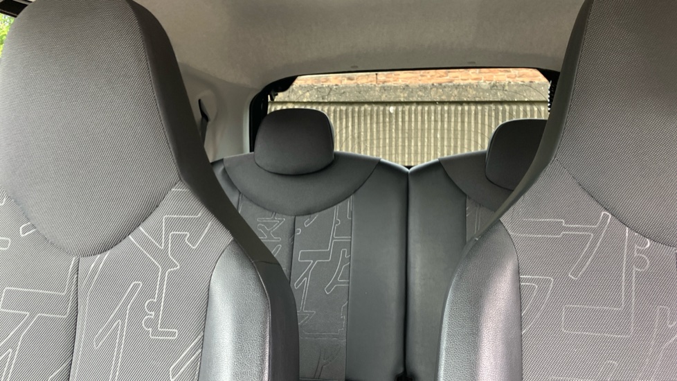 Toyota Aygo 1.0 VVT-i X-Clusiv 5dr Petrol Hatchback - Image 15