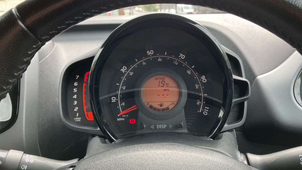 Toyota Aygo 1.0 VVT-i X-Clusiv 5dr Petrol Hatchback - Image 18
