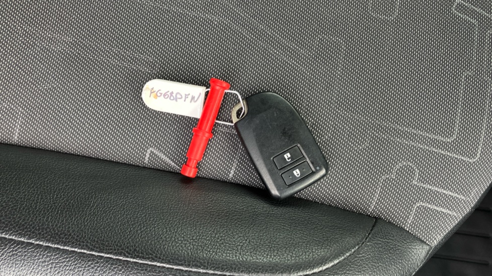 Toyota Aygo 1.0 VVT-i X-Clusiv 5dr Petrol Hatchback - Image 20