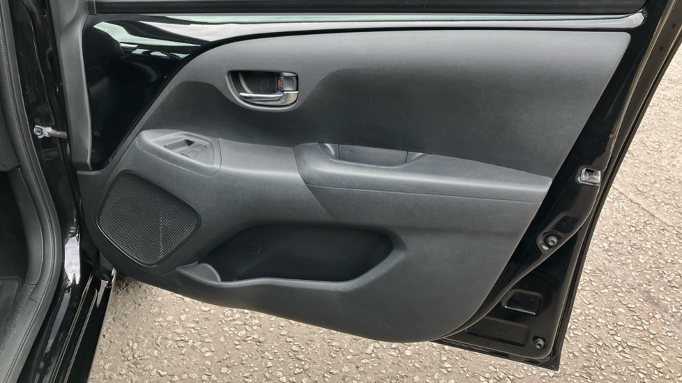 Toyota Aygo 1.0 VVT-i X-Clusiv 5dr Petrol Hatchback - Image 31