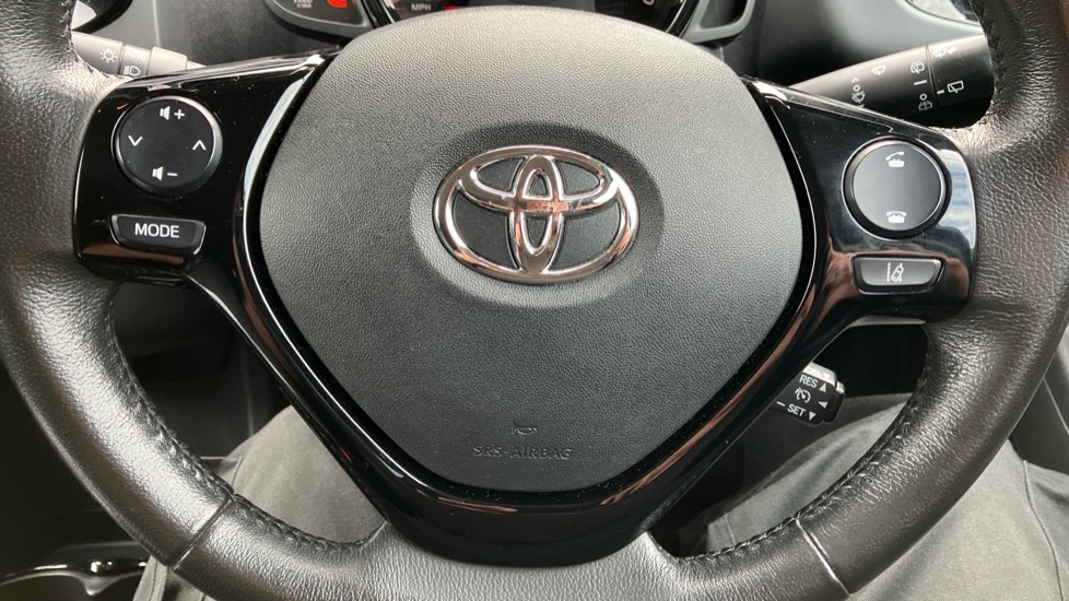 Toyota Aygo 1.0 VVT-i X-Clusiv 5dr Petrol Hatchback - Image 37