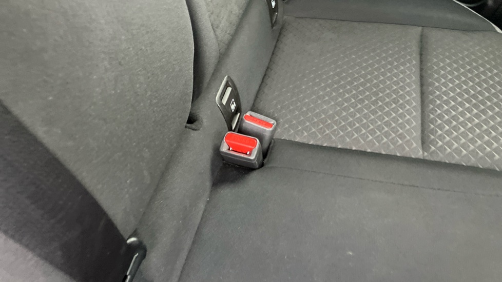 Nissan Juke 1.0 DiG-T N-Connecta 5dr Petrol Hatchback - Image 17