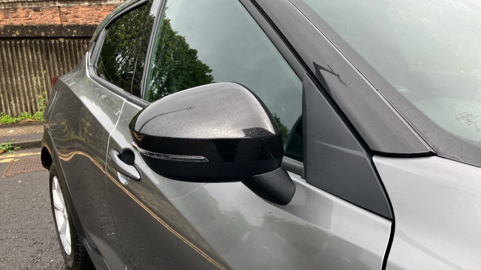 Nissan Juke 1.0 DiG-T N-Connecta 5dr Petrol Hatchback - Image 22