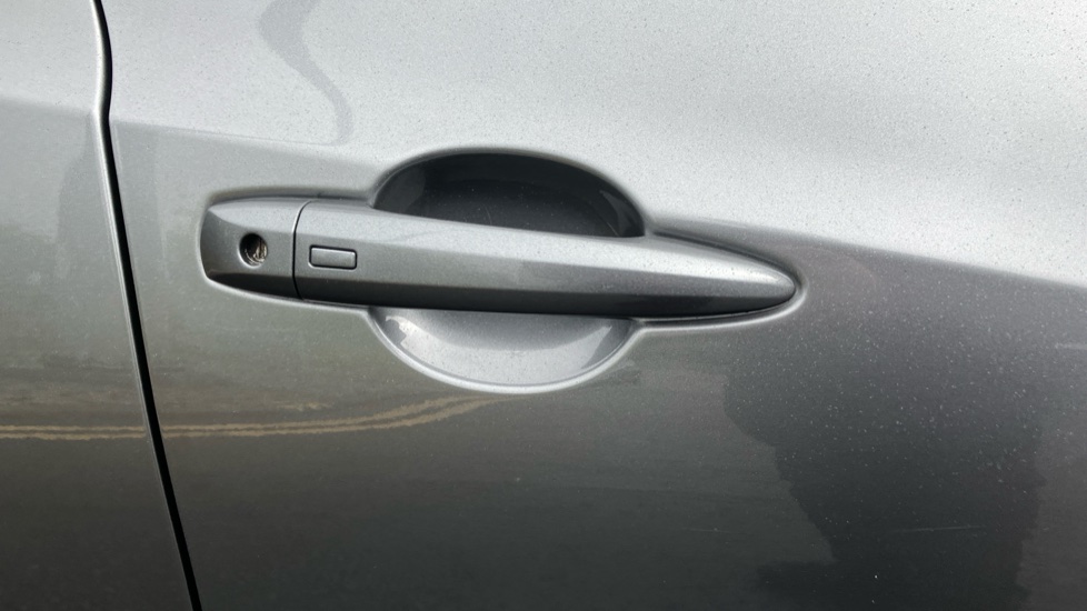 Nissan Juke 1.0 DiG-T N-Connecta 5dr Petrol Hatchback - Image 23