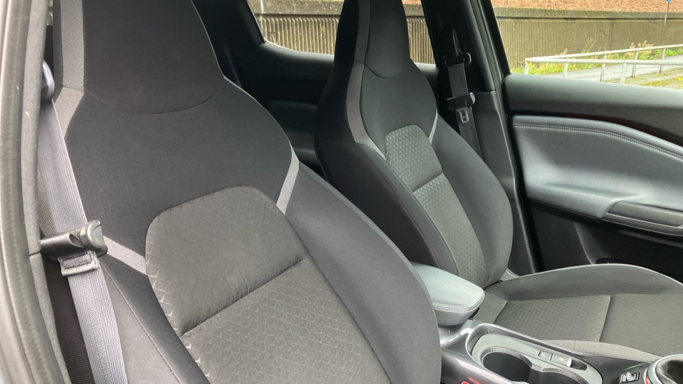 Nissan Juke 1.0 DiG-T N-Connecta 5dr Petrol Hatchback - Image 27