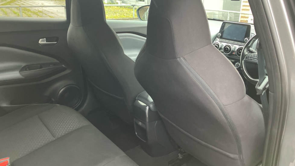 Nissan Juke 1.0 DiG-T N-Connecta 5dr Petrol Hatchback - Image 31