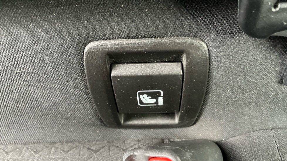 Nissan Juke 1.0 DiG-T N-Connecta 5dr Petrol Hatchback - Image 32