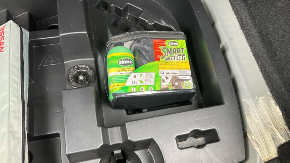 Nissan Juke 1.0 DiG-T N-Connecta 5dr Petrol Hatchback - Image 36