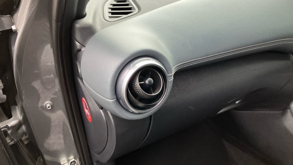 Nissan Juke 1.0 DiG-T N-Connecta 5dr Petrol Hatchback - Image 37