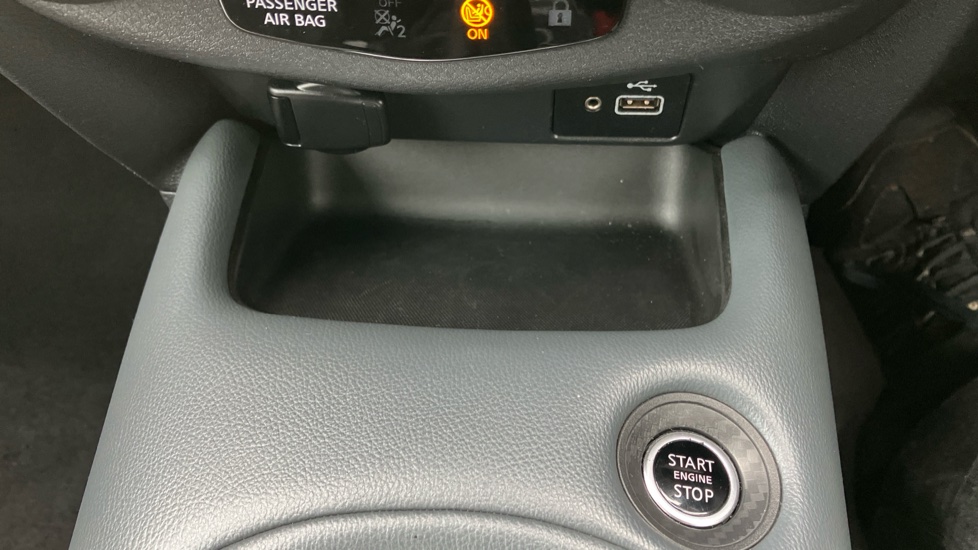 Nissan Juke 1.0 DiG-T N-Connecta 5dr Petrol Hatchback - Image 50
