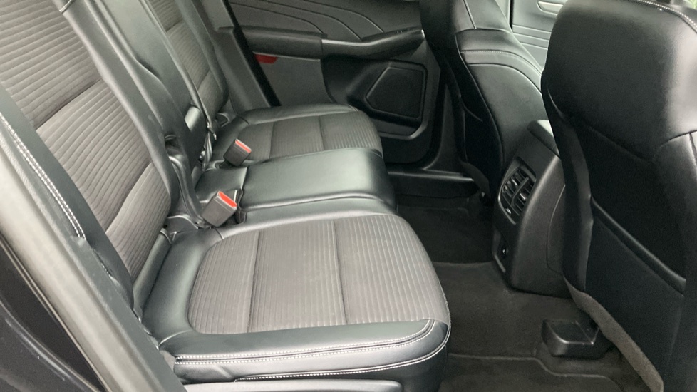 Ford Kuga 1.5 EcoBoost 150 Titanium Edition 5dr Petrol Estate - Image 16