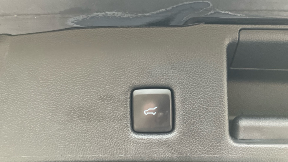 Ford Kuga 1.5 EcoBoost 150 Titanium Edition 5dr Petrol Estate - Image 37