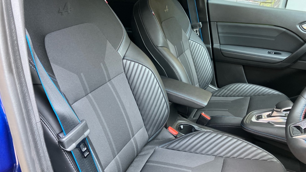 Renault Symbioz 1.6 E-Tech FHEV 145 Techno Esprit Alpine 5dr Auto Hybrid Estate - Image 28