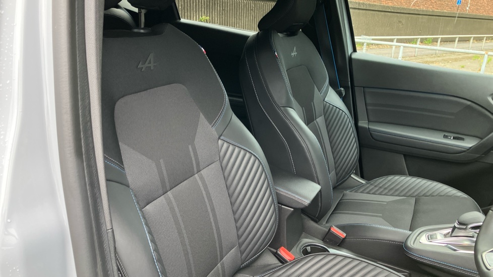 Renault Symbioz 1.6 E-Tech FHEV 145 Techno Esprit Alpine 5dr Auto Hybrid Estate - Image 28