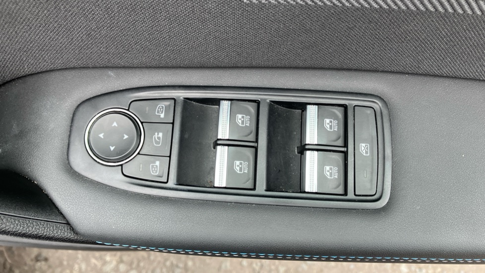 Renault Symbioz 1.6 E-Tech FHEV 145 Techno Esprit Alpine 5dr Auto Hybrid Estate - Image 30