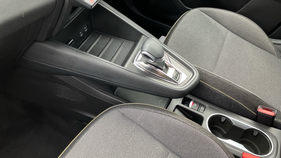 Renault Symbioz 1.6 E-Tech FHEV 145 Techno 5dr Auto Hybrid Estate - Image 13