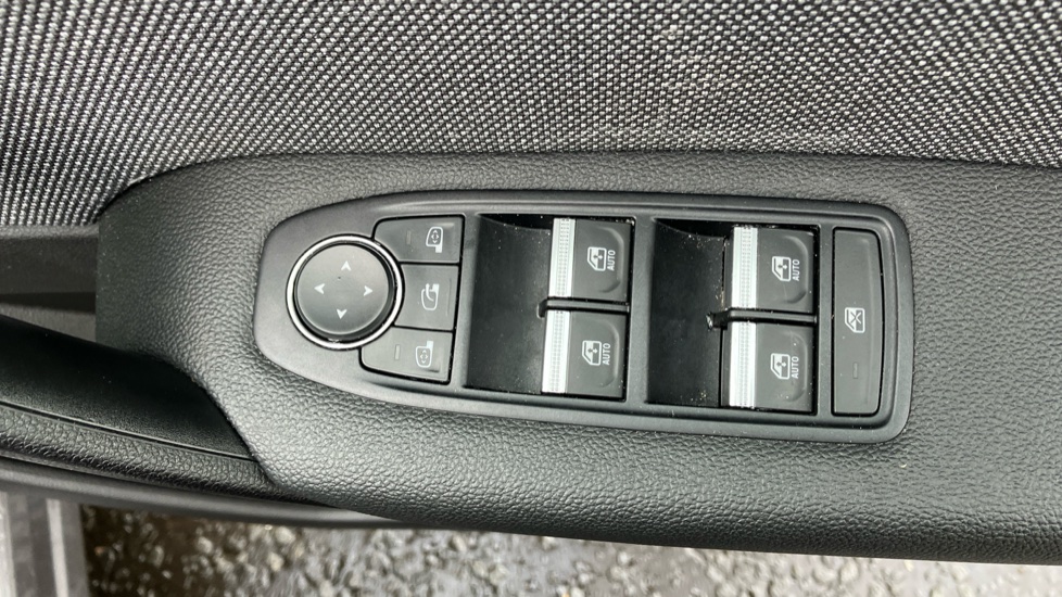 Renault Symbioz 1.6 E-Tech FHEV 145 Techno 5dr Auto Hybrid Estate - Image 28