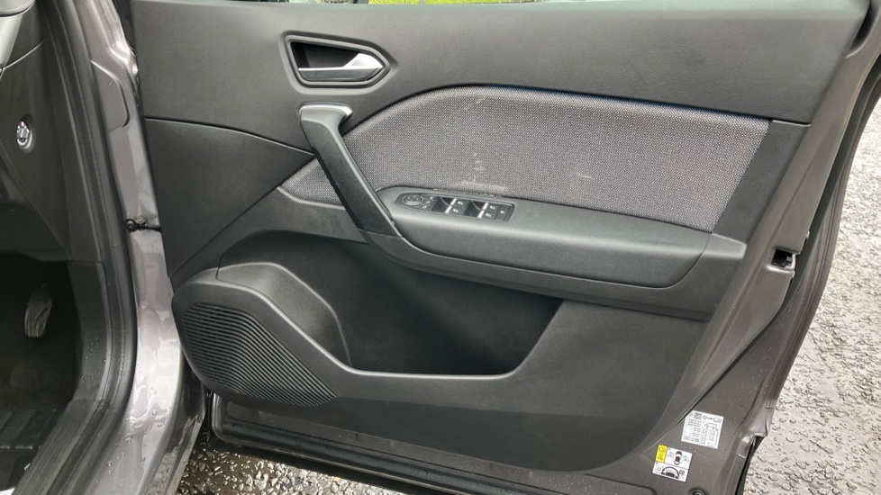 Renault Symbioz 1.6 E-Tech FHEV 145 Techno 5dr Auto Hybrid Estate - Image 29
