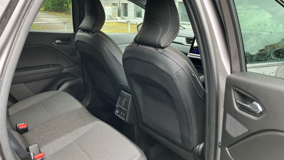 Renault Symbioz 1.6 E-Tech FHEV 145 Techno 5dr Auto Hybrid Estate - Image 30