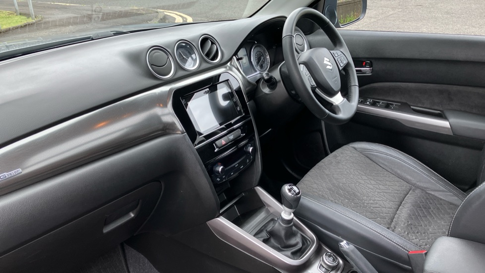 Suzuki Vitara 1.4 Boosterjet 48V Hybrid SZ5 ALLGRIP 5dr Petrol Estate - Image 9